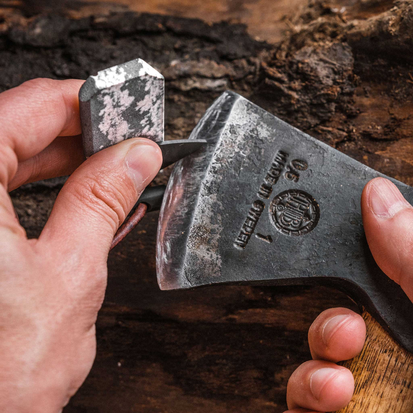 The viking spark ceramic scraper used to deburr a Hults Bruk axe